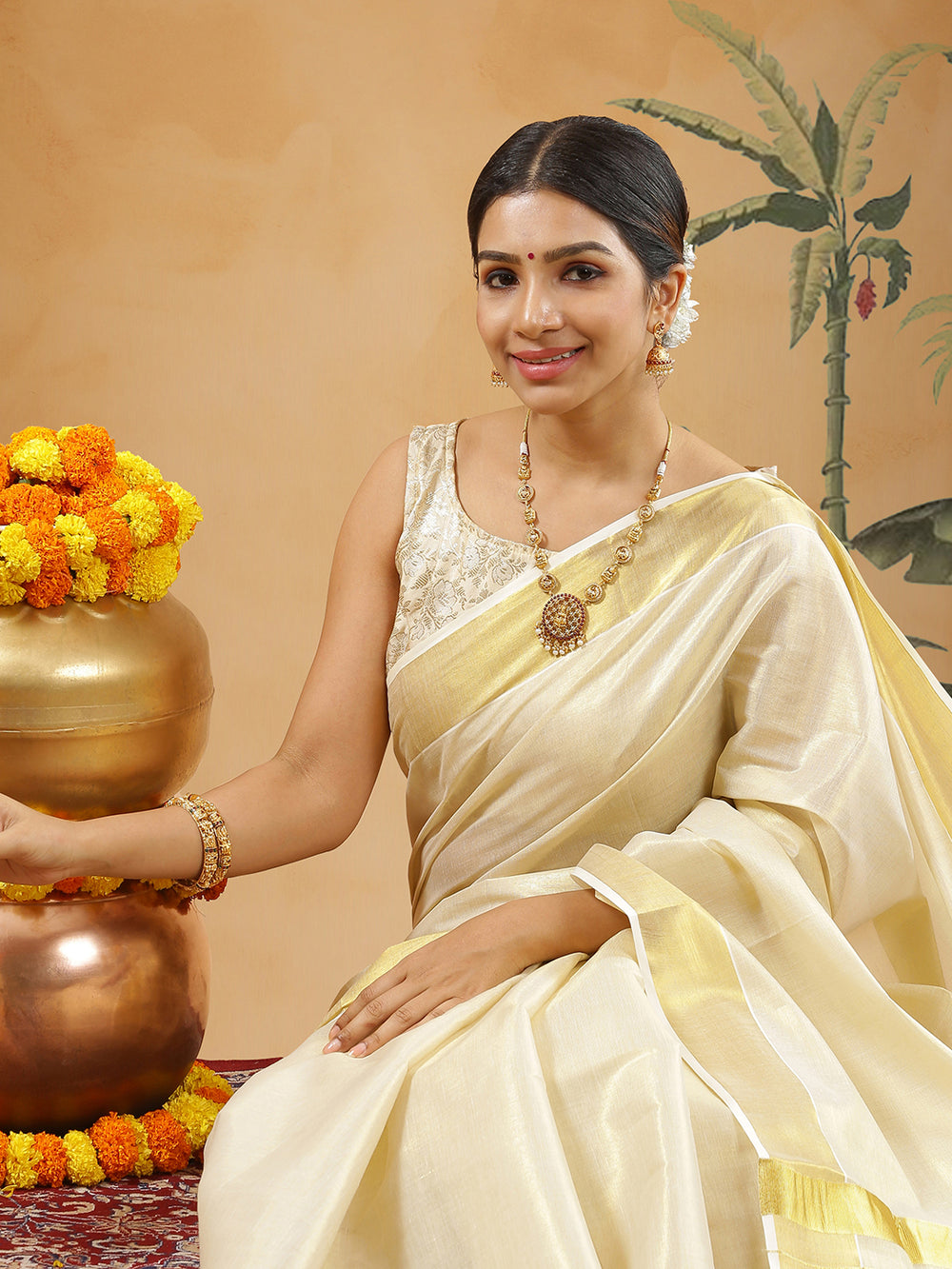 Golden Tissue Plain Set Saree With Golden Kasavu And Golden Lines On Pallu
