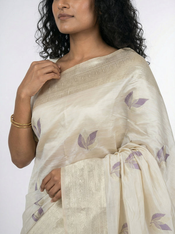 Semi SilkOff White Ethnic Saree with Traditional Pallu & Leaf Weave