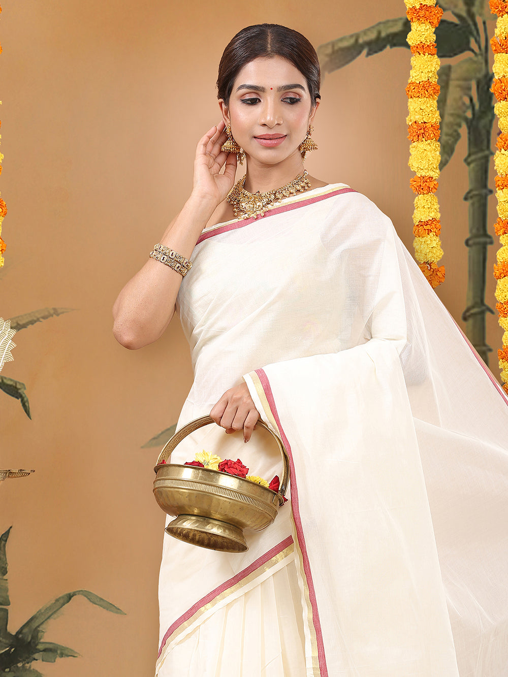Off-White Cotton Set Saree with Golden & Red Border Accents and Elegant Pallu Finish