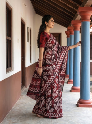 Cotton Maroon Tie-Dye Batik Print Saree with Wave Link Border