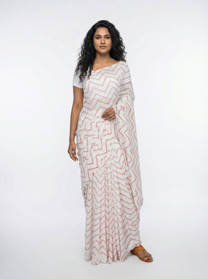 Chiffon Women’s White Saree with Geometric Zig Zag Pattern