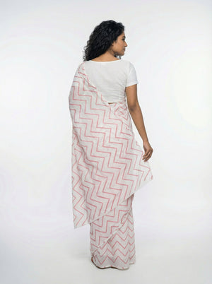 Chiffon Women’s White Saree with Geometric Zig Zag Pattern