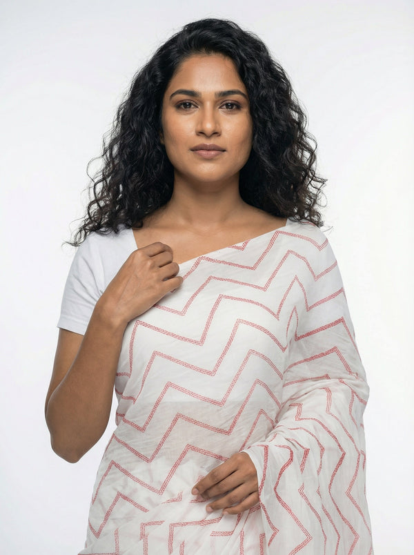 Chiffon Women’s White Saree with Geometric Zig Zag Pattern