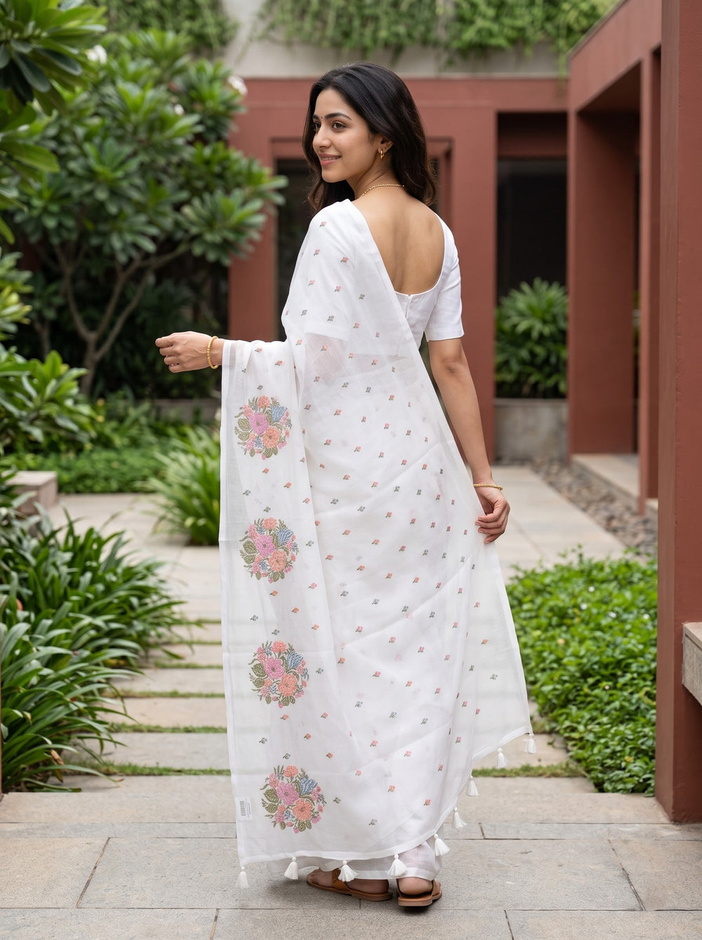 Net Kota White Floral Bouquet Embroidery Saree