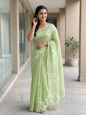 Cotton Lime Green White Daisy Floral Printed Pallu Green Tassels Saree