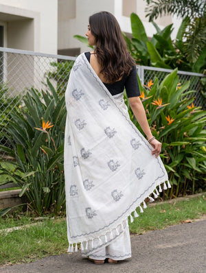 Cotton White Saree with Deer Face Print in Floral Wreath