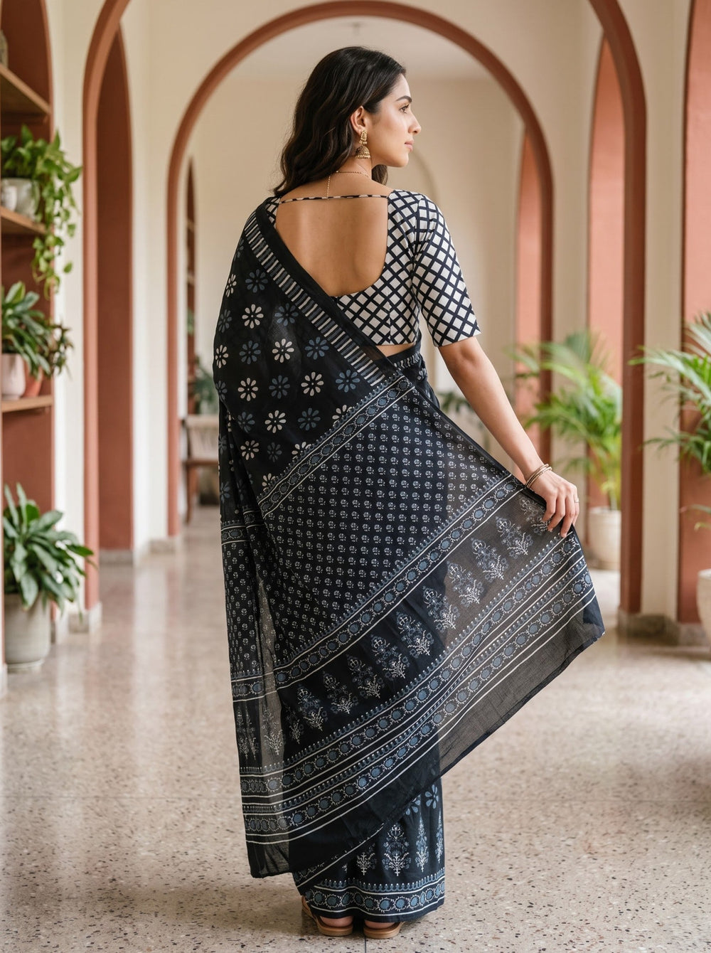Cotton Black White & Grey Daisy Floral Block Print Pallu Saree with Buta Motifs