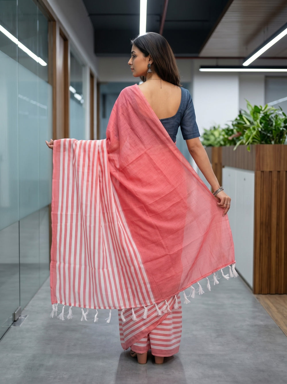 Cotton Pink Vertical Stripe Solid Pallu Saree