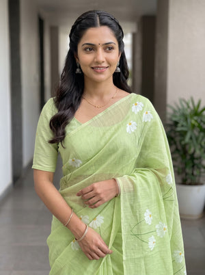 Cotton Lime Green White Daisy Floral Printed Pallu Green Tassels Saree