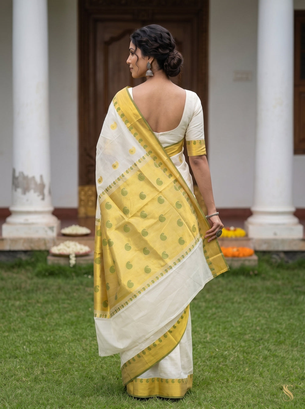 Cotton Cream Off-White Gold Green Paisley Booti Onam Kerala Saree