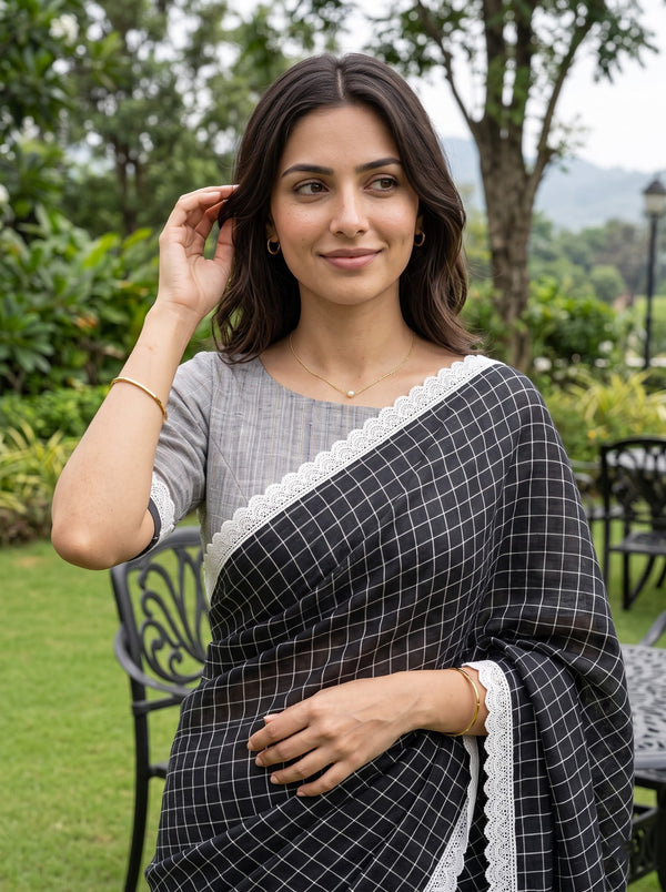 Linen Black Saree with Checkered Pallu & Tassels