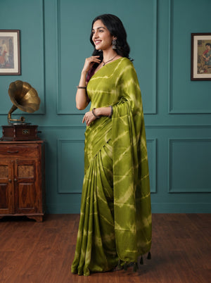 Synthetic Parrot Green Shibori Tie Dye Print Saree with Tassels