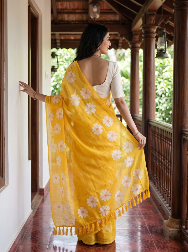 Cotton Yellow Daisy Print Tasseled Saree