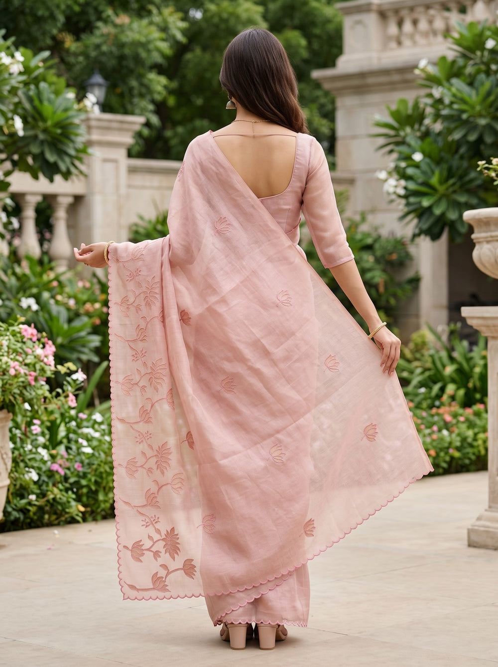 Linen Pink Contrast Tulip Floral Embroidered Saree with Scalloped Hem