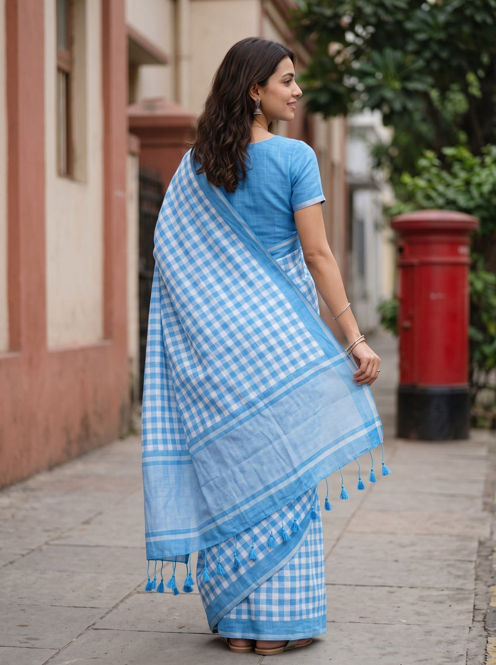 Linen Blue-White Checkered Saree with Solid Blue Pallu