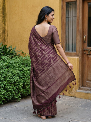 Matka Silk Maroon Chevron Zigzag Diamond Lattice Pallu