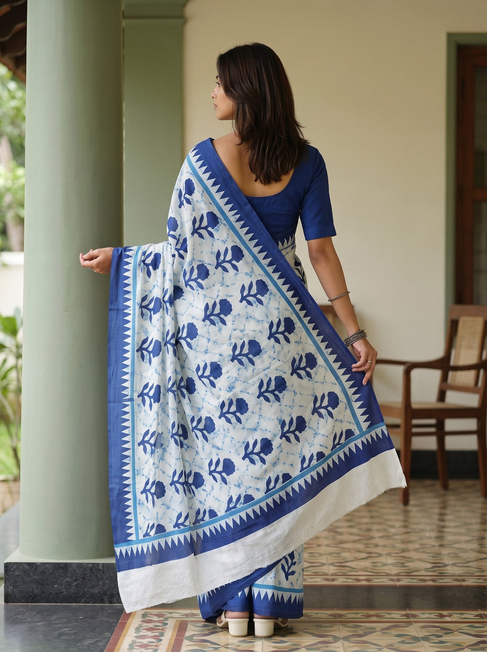 Cotton White Saree with Navy Blue Floral Motif Printed Pallu