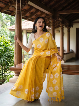 Cotton Yellow Daisy Print Tasseled Saree