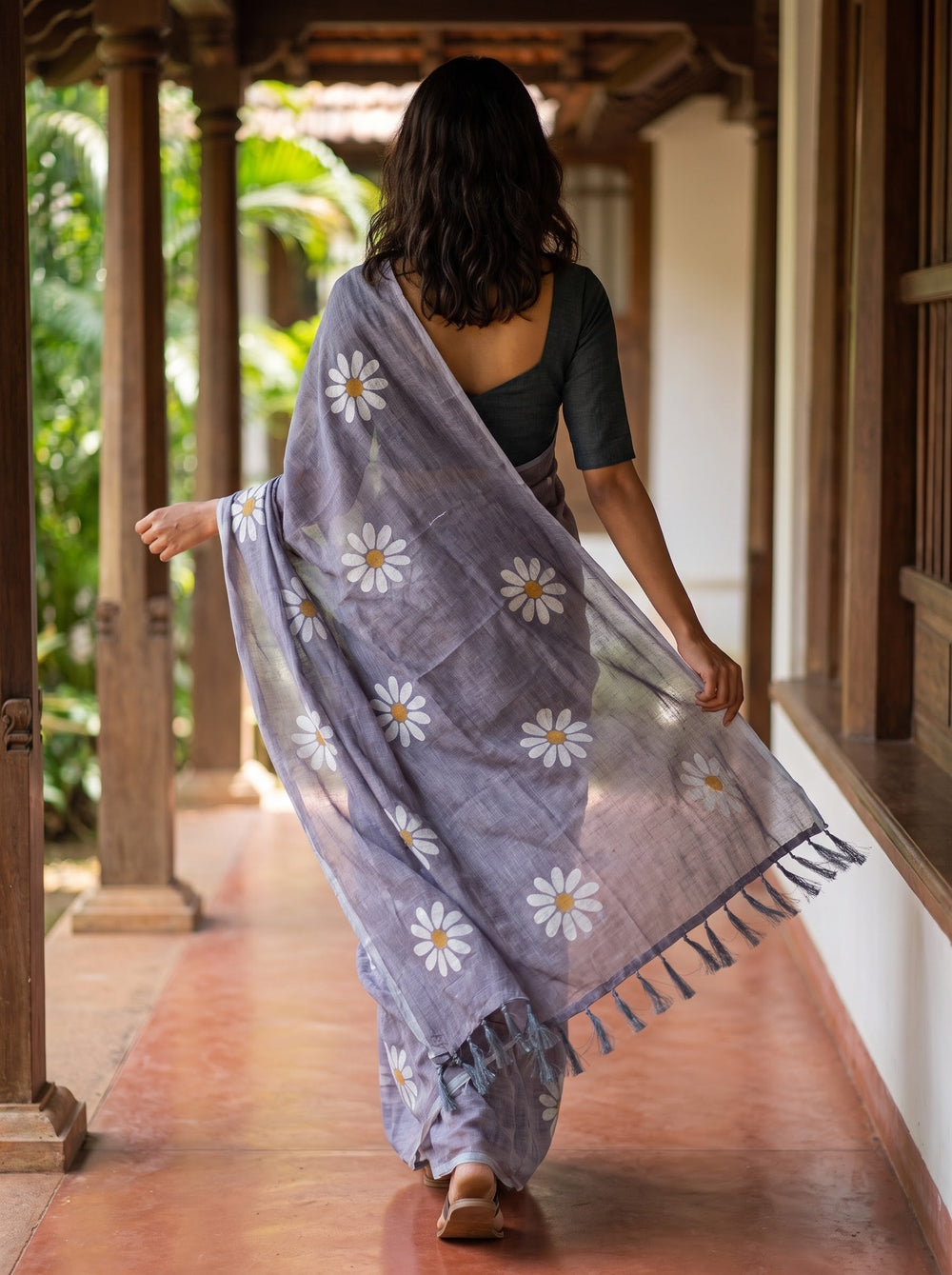 Cotton Grey Daisy Floral Print Saree