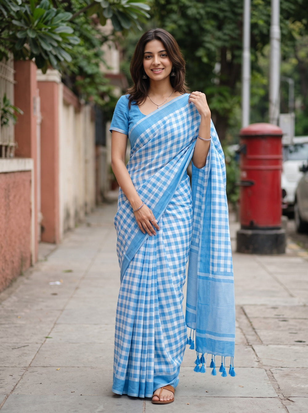 Linen Blue-White Checkered Saree with Solid Blue Pallu