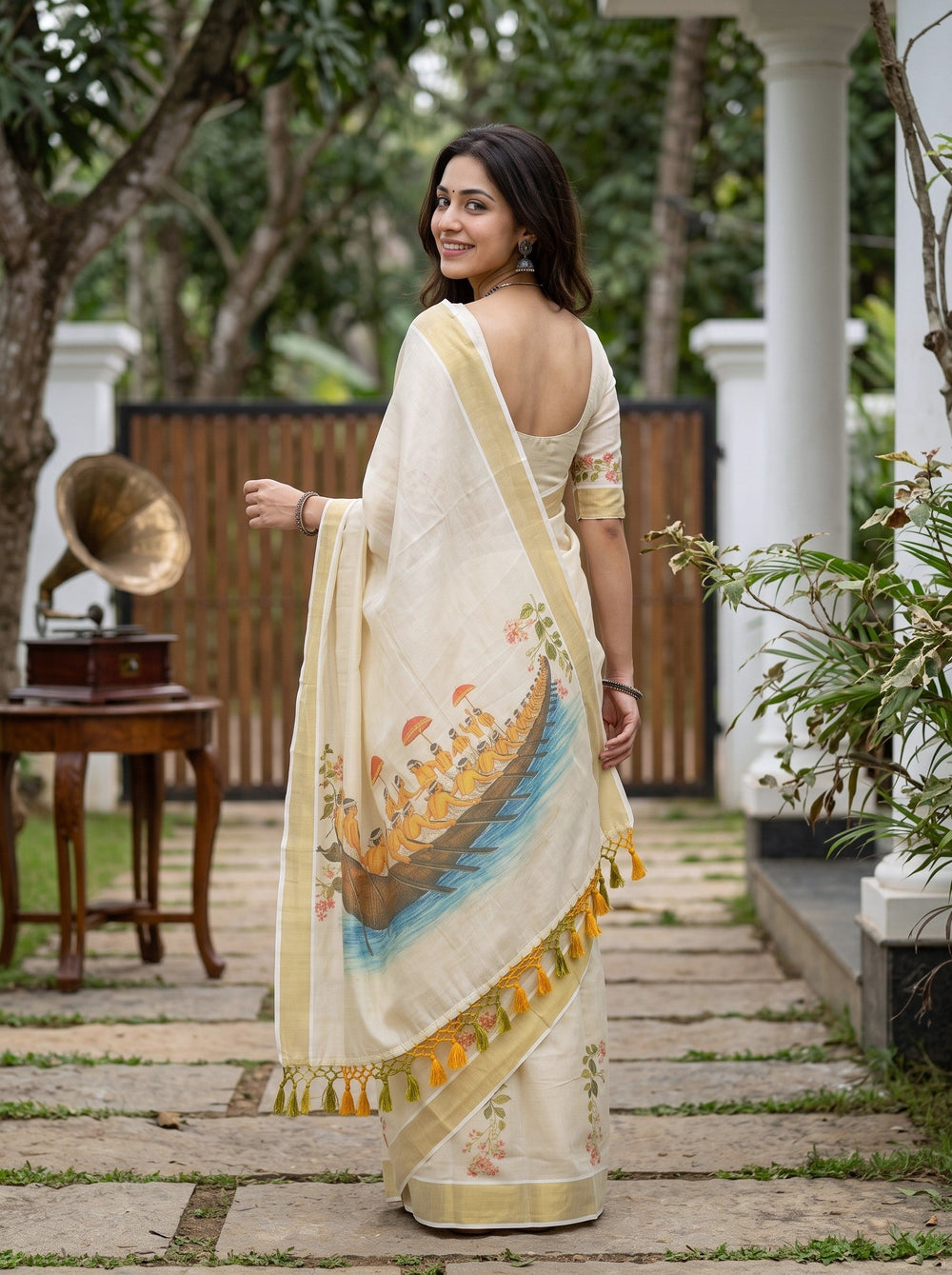 Tissue Cream Floral And vallam Kali Print Pallu Set Saree
